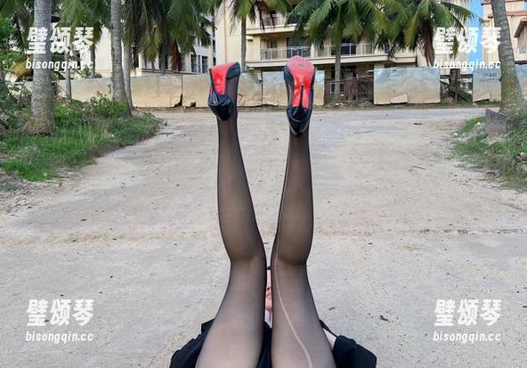 迷人的五姨太 微密圈 - 浴缸嘿嘿嘿!迷人的五姨太无圣光图包,水里有玄机