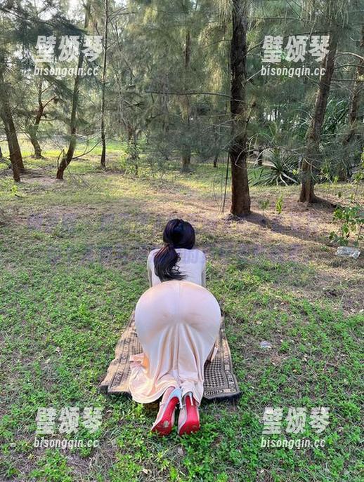 迷人的五姨太 微密圈 - 细品迷人的五姨太的全套写真,那个尤物与预想中的竟然有些偏差。