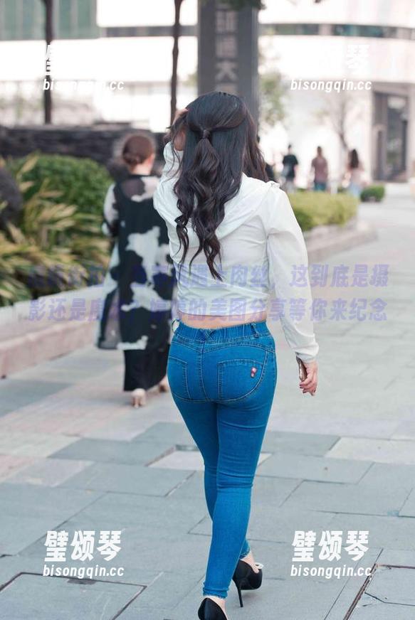 魔镜街拍-婷婷 魔镜街拍 - 当寒风遇上肉丝,这到底是摄影还是魔术?婷婷的美图分享等你来纪念!