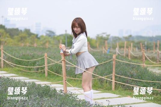 魔镜街拍 黑色皮裤美女,福利实在太多,魔镜街拍帮你填补空白!