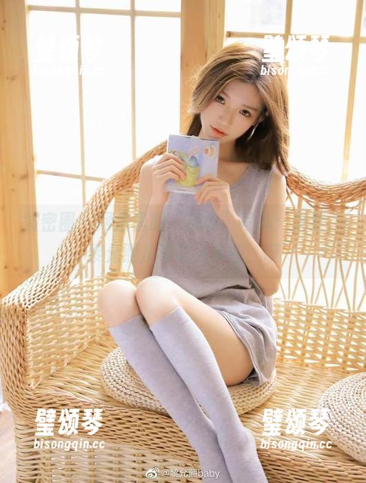 黎允熙 微密圈 - 网盘里的“灰丝”写真:果然,黎允熙从不让人失望,叹